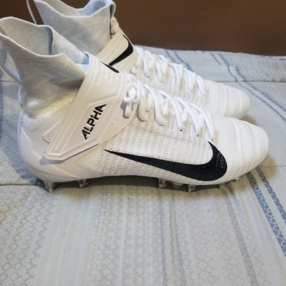 Nike Alpha Menace Elite 2 Flyknit White Football Cleats Men\'s Size AO3374-101 main image 2